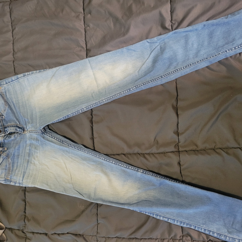 Woman's Hollister Jean Leggins